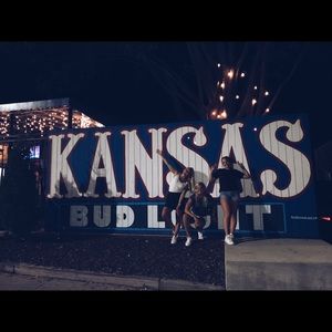 Meet your Posher, Caroline